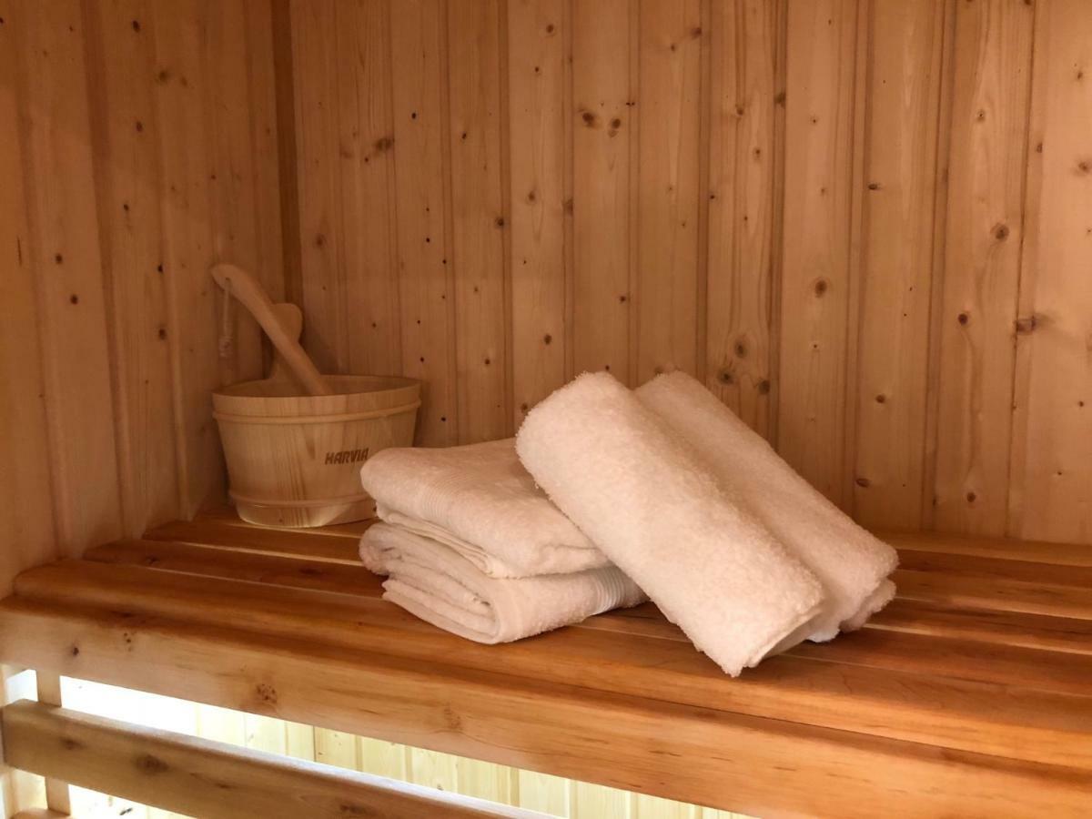 Family & Business Sauna Sienkiewicza No1 Centrum Plac Lliteratow- 1 Bedroom With Private Sauna, Bath With Hydromassage, Parking Kielce